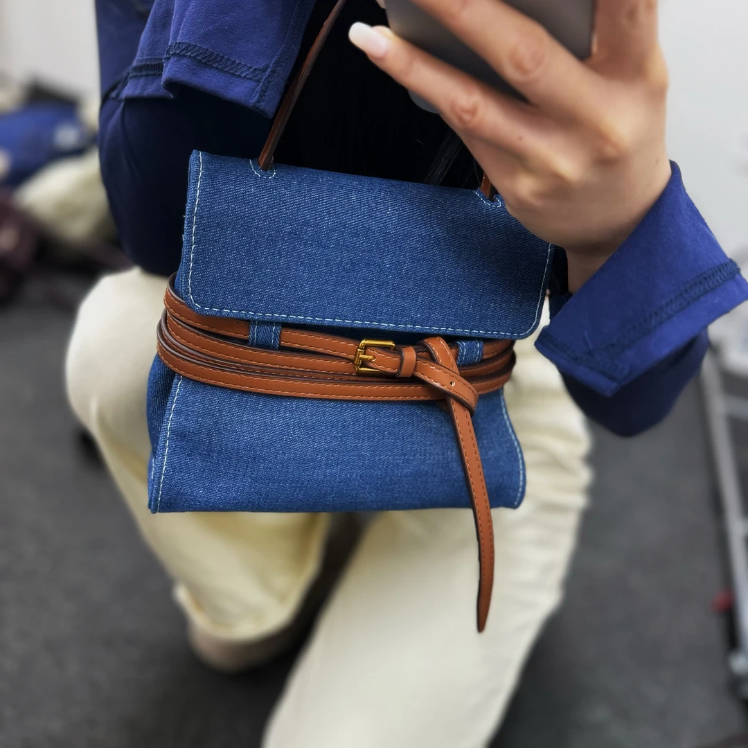 单肩斜挎女包R211-R240