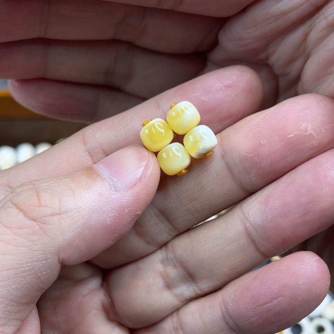 K***r琥珀未镶嵌裸石编号H1，G1