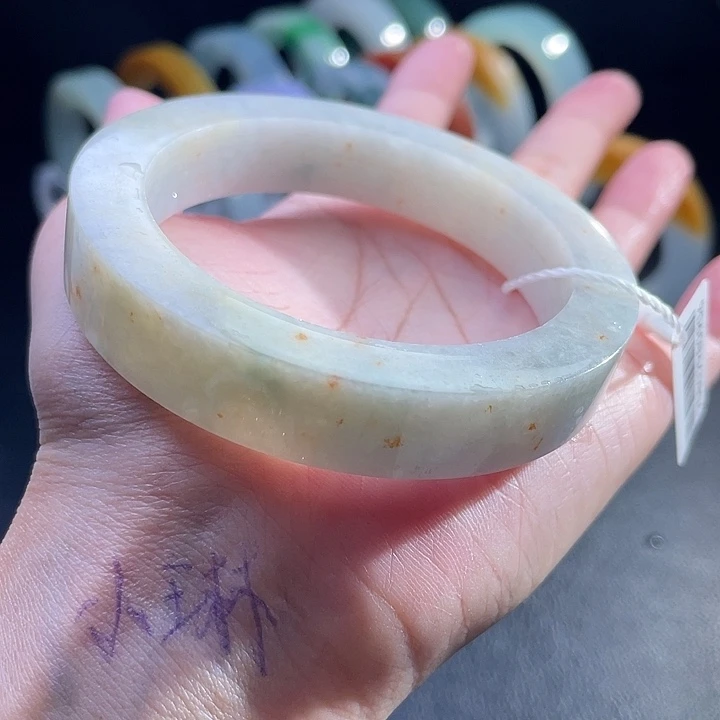 未镶嵌翡翠手镯定制翡翠