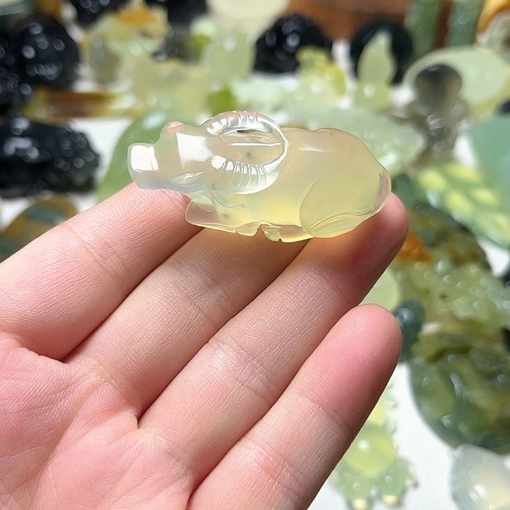 未镶嵌蛇纹石玉颈饰