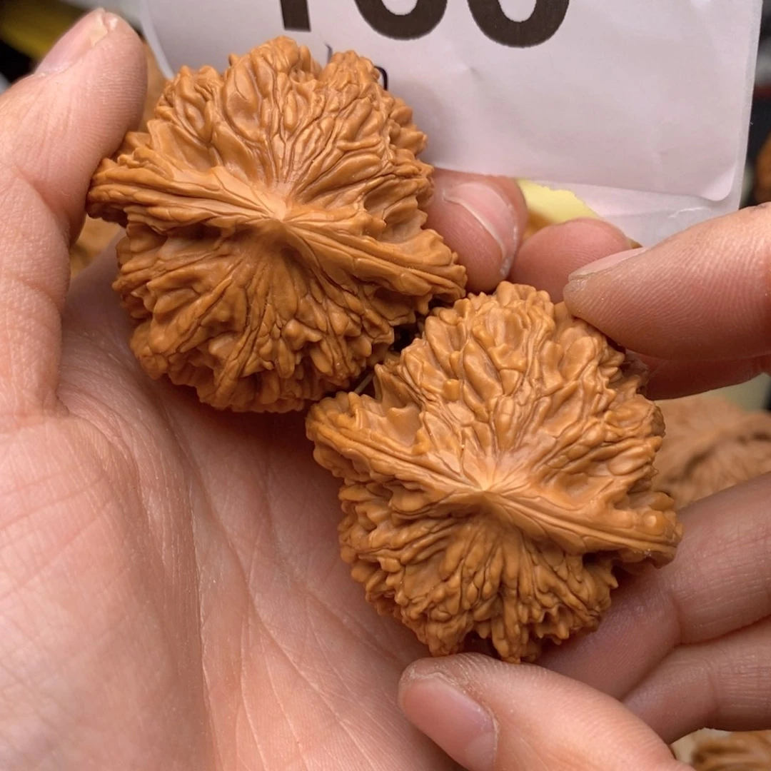 文玩核桃把件160号43狮虎