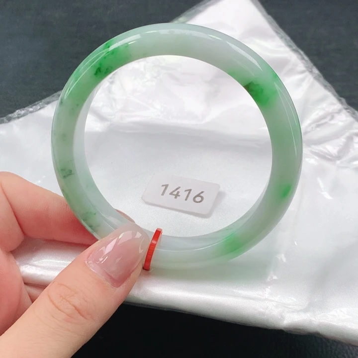 翡翠手镯未镶嵌天然翡翠手镯01