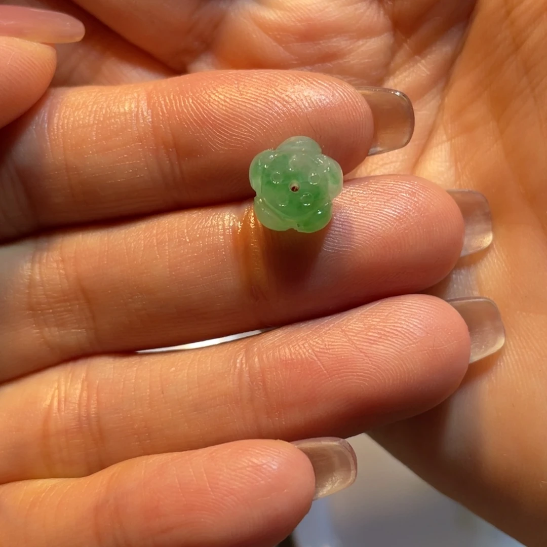 翡翠未镶嵌颈饰珠子