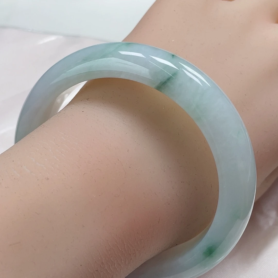 翡翠手镯（圆镯）未镶嵌缅甸翡翠手镯56圈