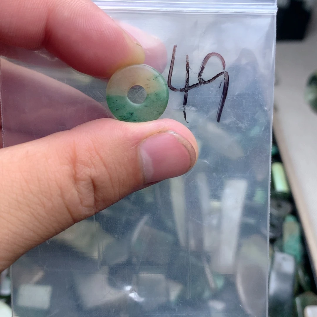 独山玉未镶嵌珠宝半成品