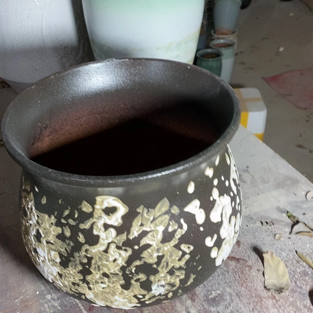 紫砂花盆瑕疵25/22、njffvv