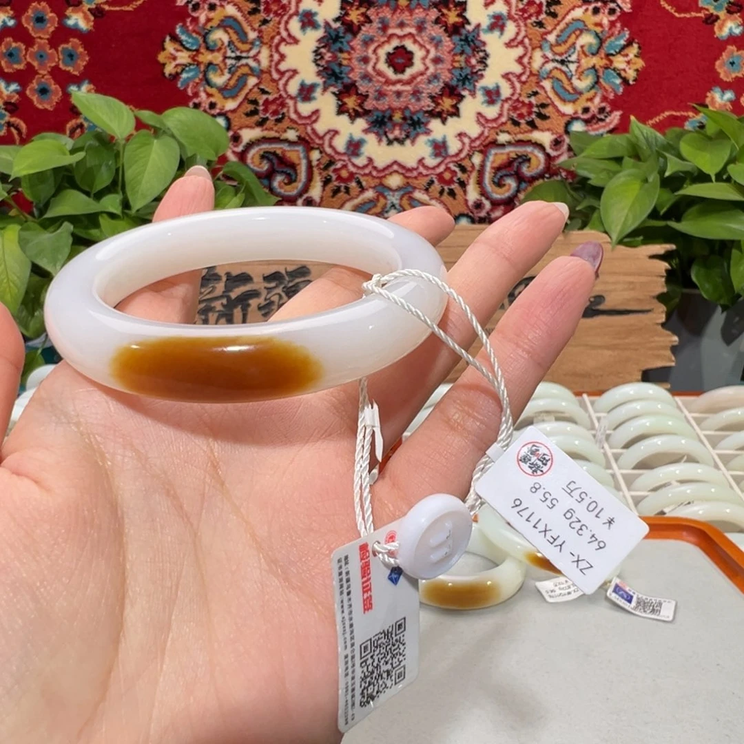 未镶嵌手镯和田玉（糖玉）糖白圈口56