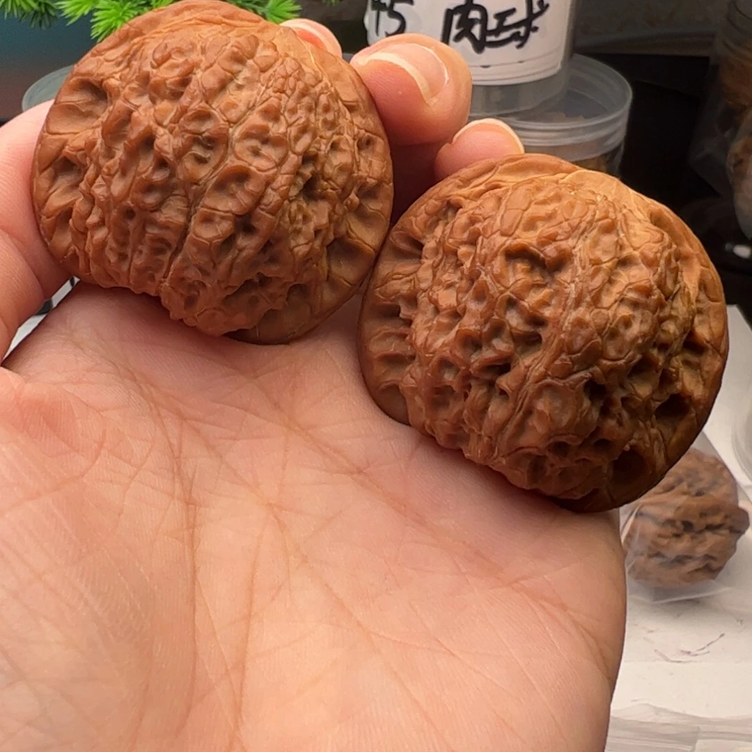 文玩核桃吊坠血麒麟41