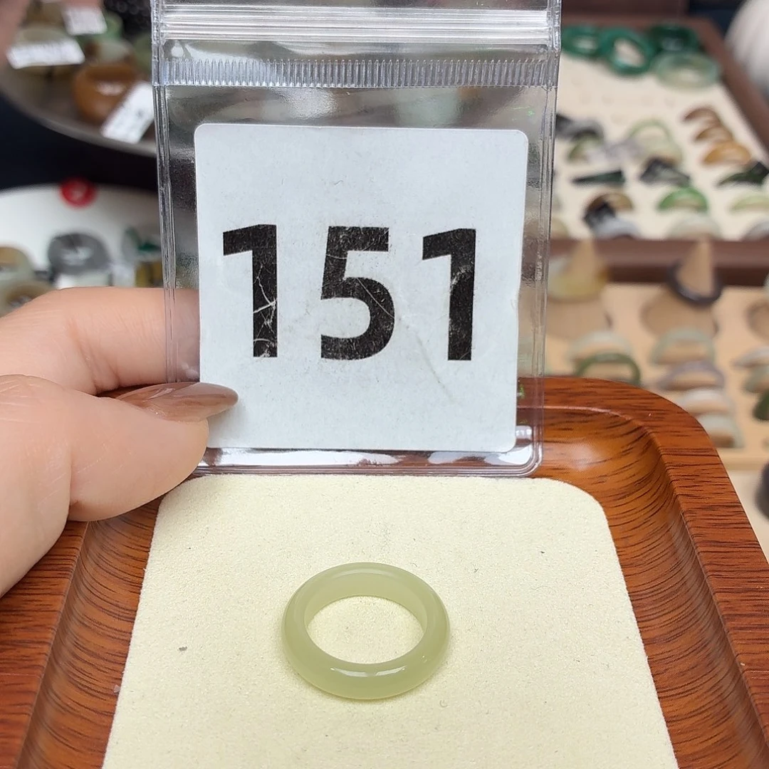 和田玉未镶嵌戒圈