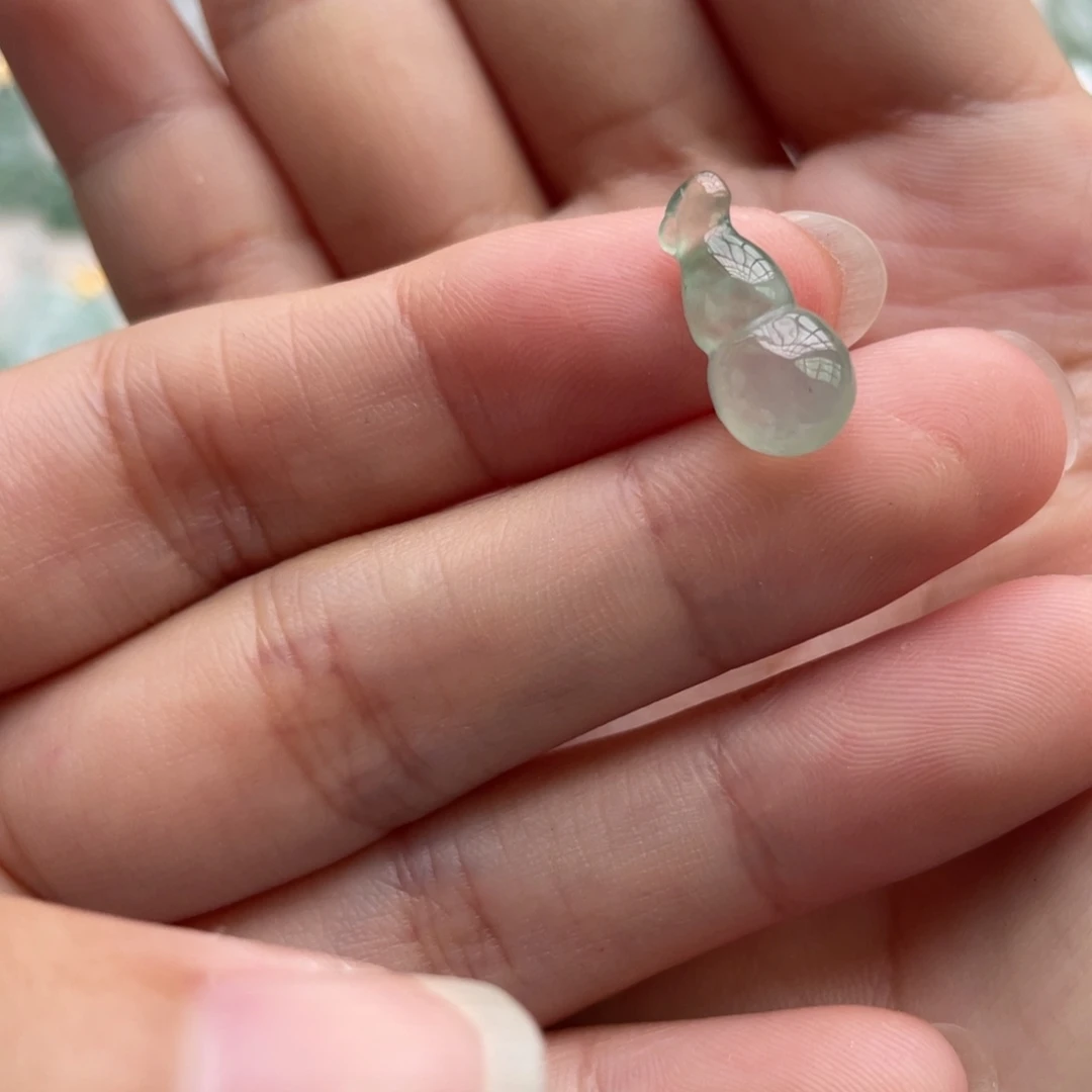 不****颈饰未镶嵌翡翠葫芦