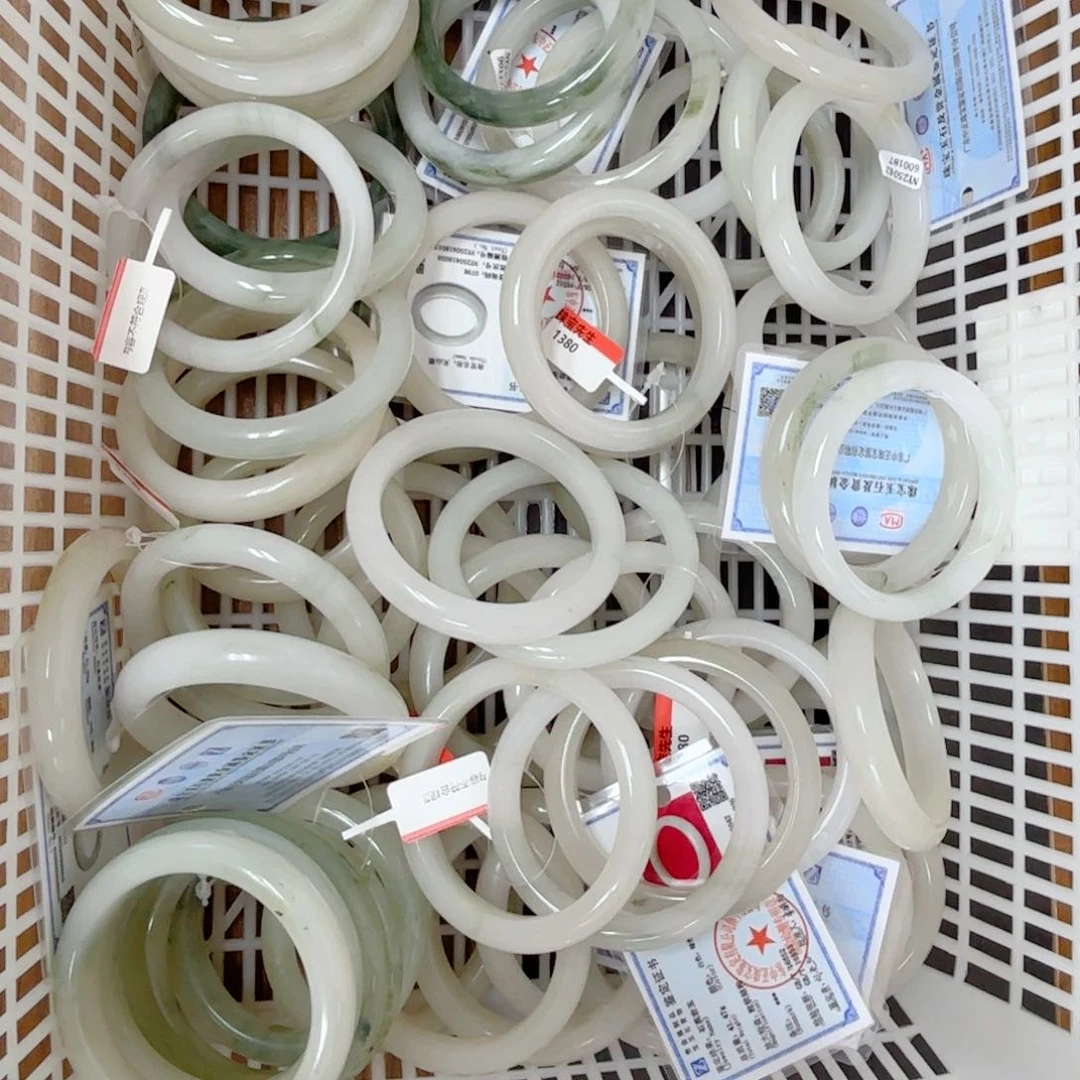 石英质玉手镯未镶嵌115