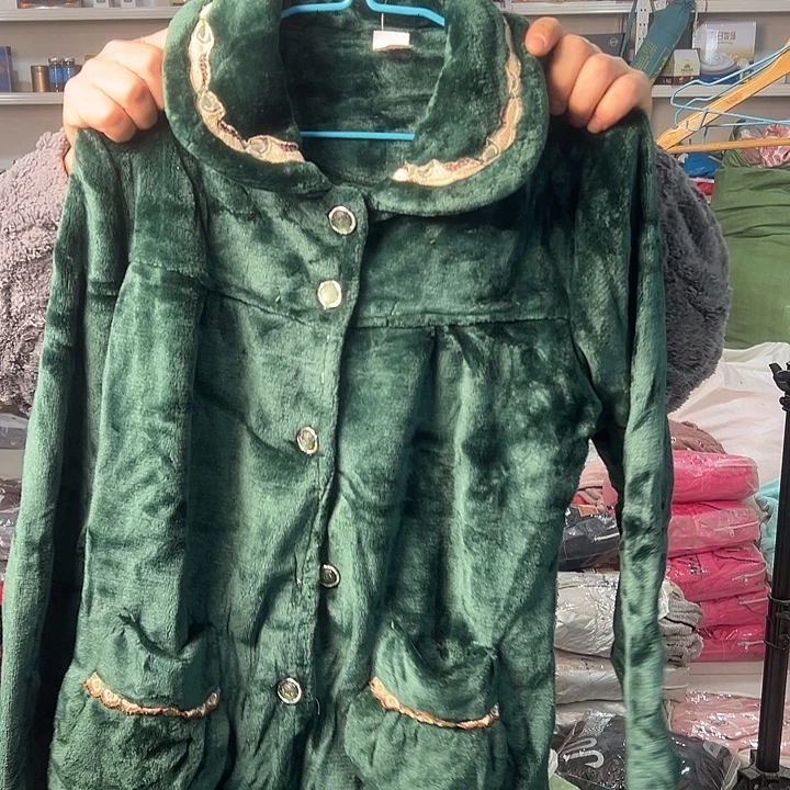 翡翠绿色睡衣女装一身