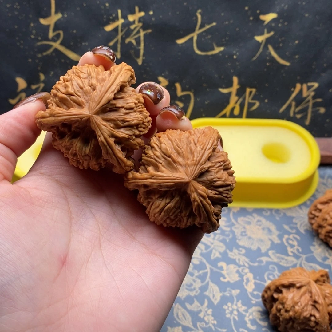 吊坠文玩核桃隔****子白狮子
