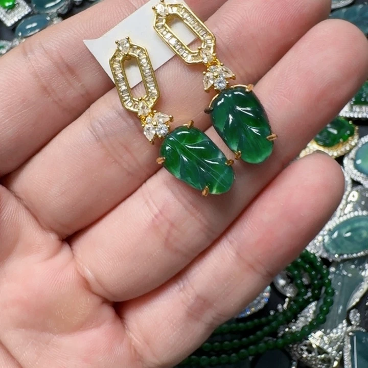 翡翠未镶嵌颈饰天然A货翡翠放漏