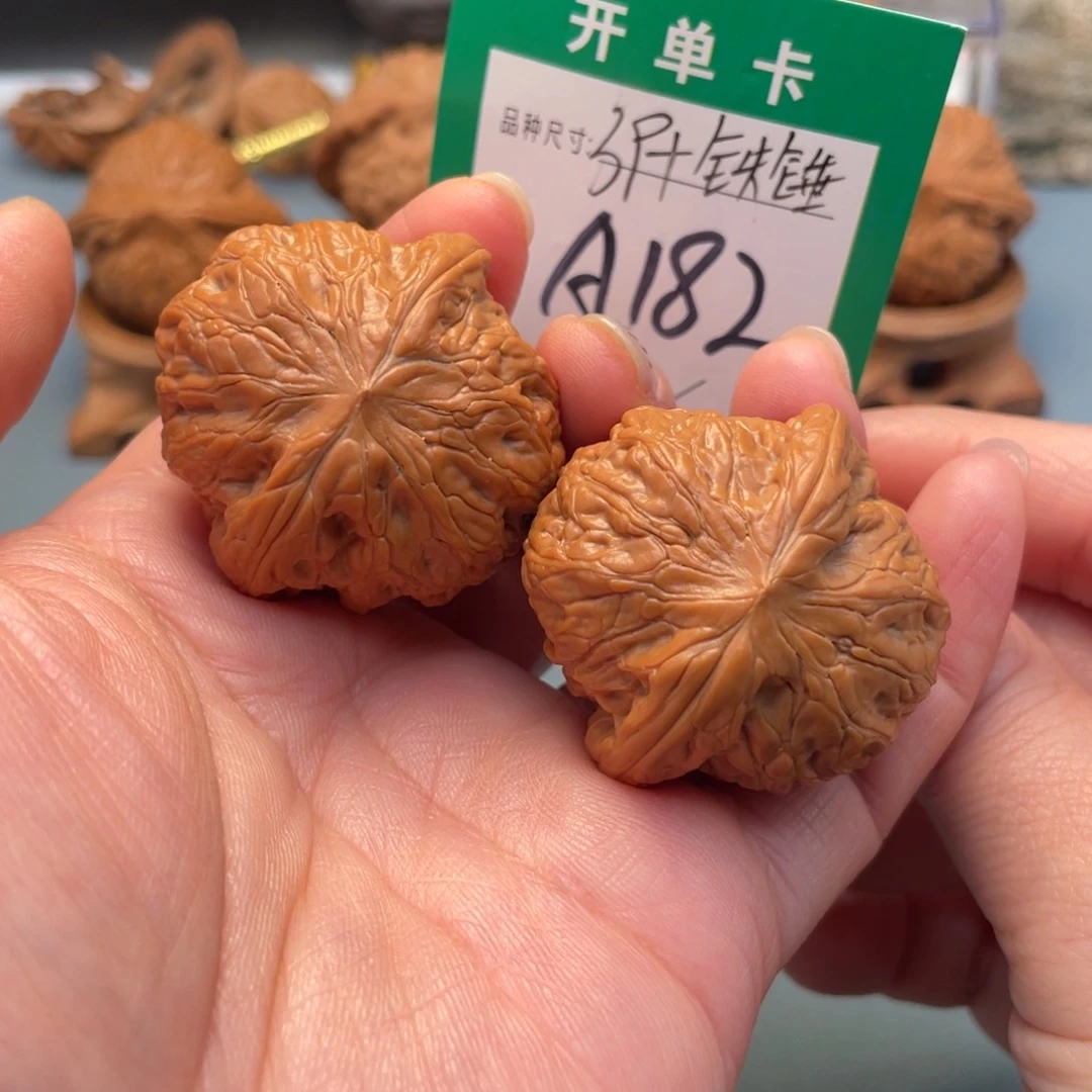 吊坠桃核文玩核桃