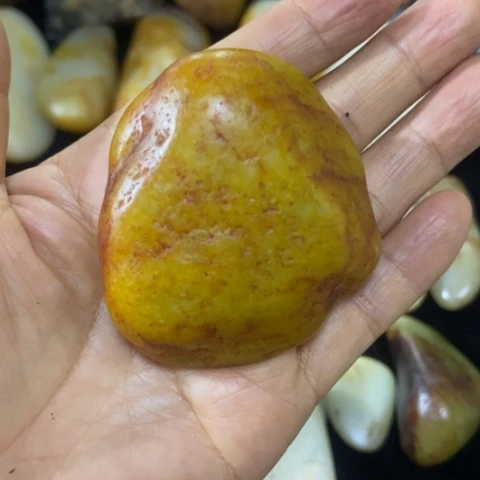 百***右未镶嵌和田玉（糖玉）车挂