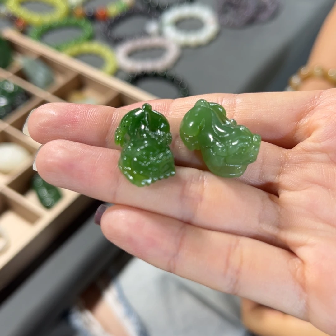 和田玉未镶嵌吊坠(不含链)多样性发货拍一发一