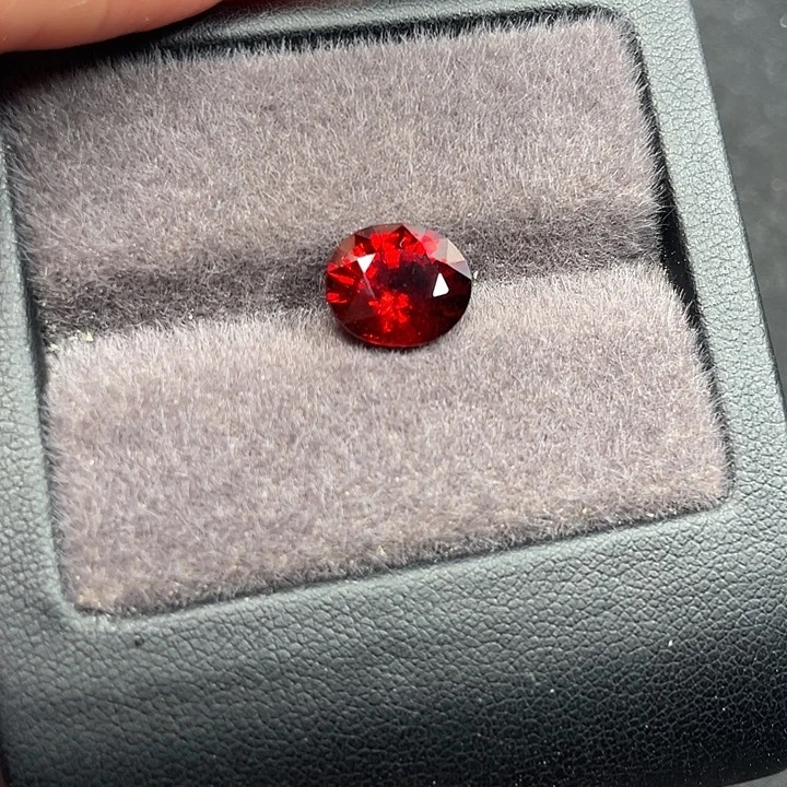 未镶嵌裸石石榴石3.99ct