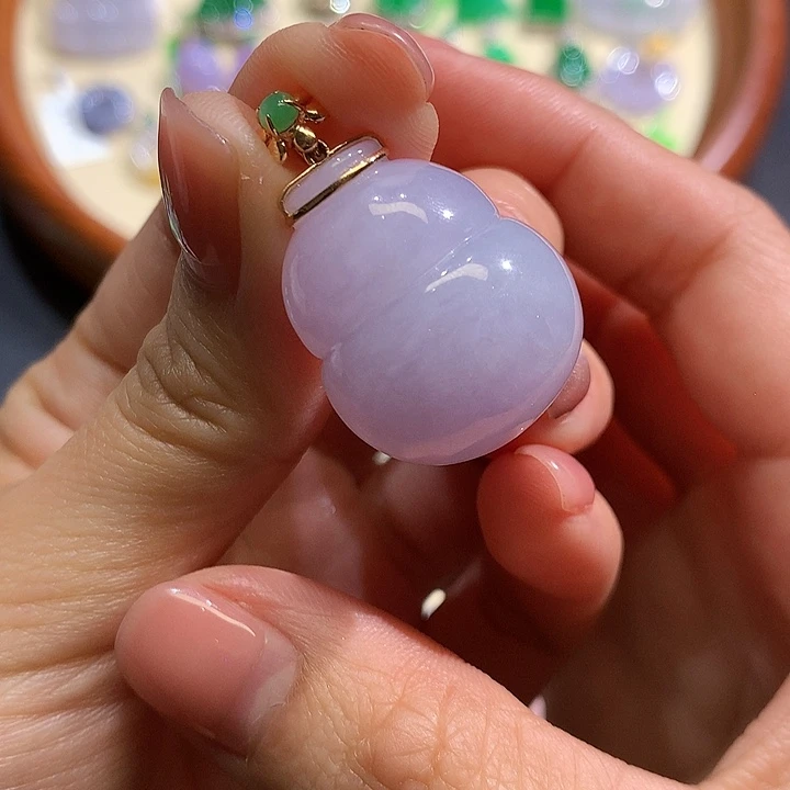 翡翠吊坠(不含链)18K金镶嵌