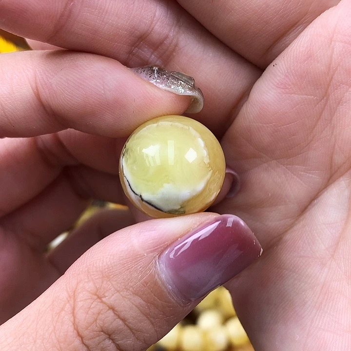 未镶嵌琥珀珠宝奇石