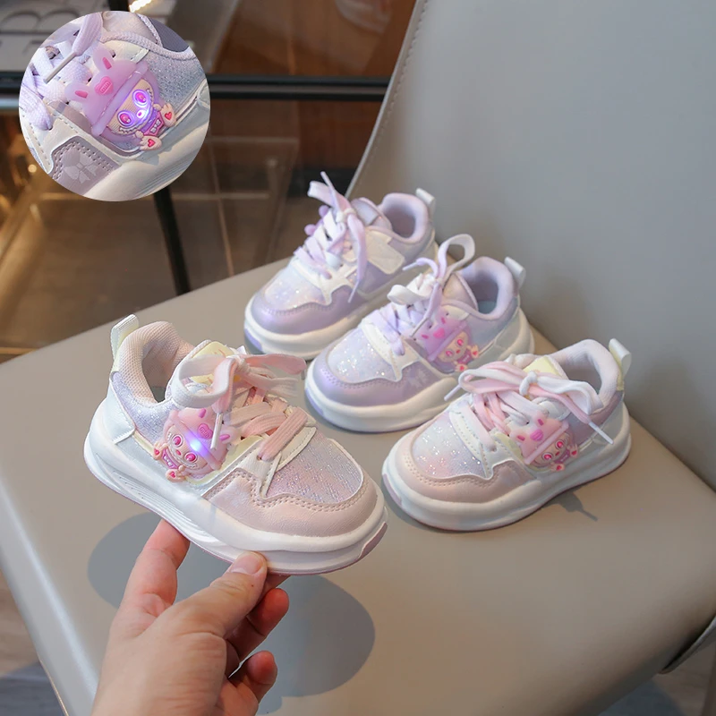 女童亮灯板鞋秋季新款1-12岁女童轻便透气运动鞋卡通百搭小白鞋