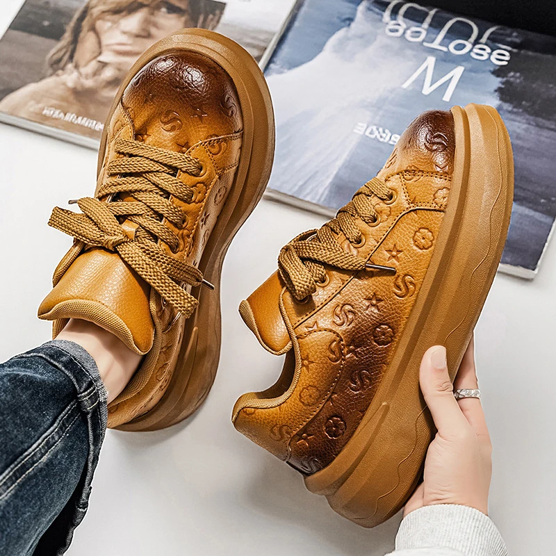 网红爆款男鞋2025冬季新款防水防滑皮面休闲板鞋男士厚底运动潮鞋