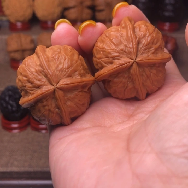 把件文玩核桃14号新核38尺金龙抱玺