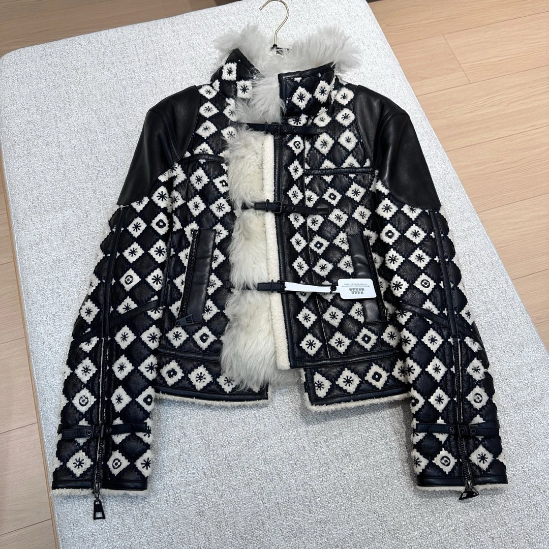 99新 LouisVuitton/路易威登 棋盘格外套 38码 00106