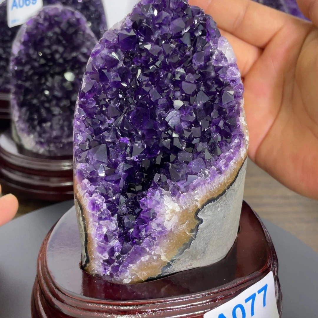 端***木未镶嵌紫晶大型摆件（非配饰）