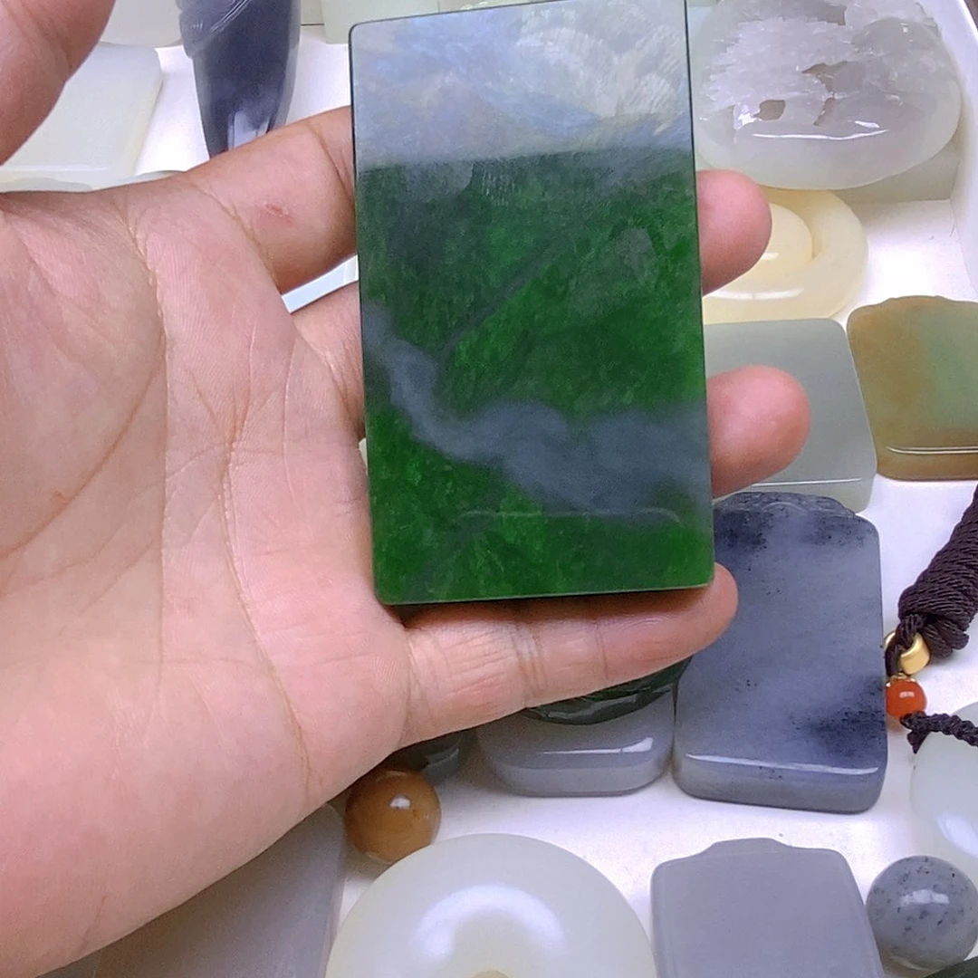 顺***水和田玉未镶嵌颈饰