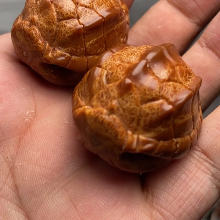 猴头核桃吊坠文玩手串