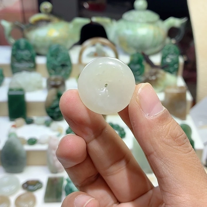 未镶嵌独山玉颈饰