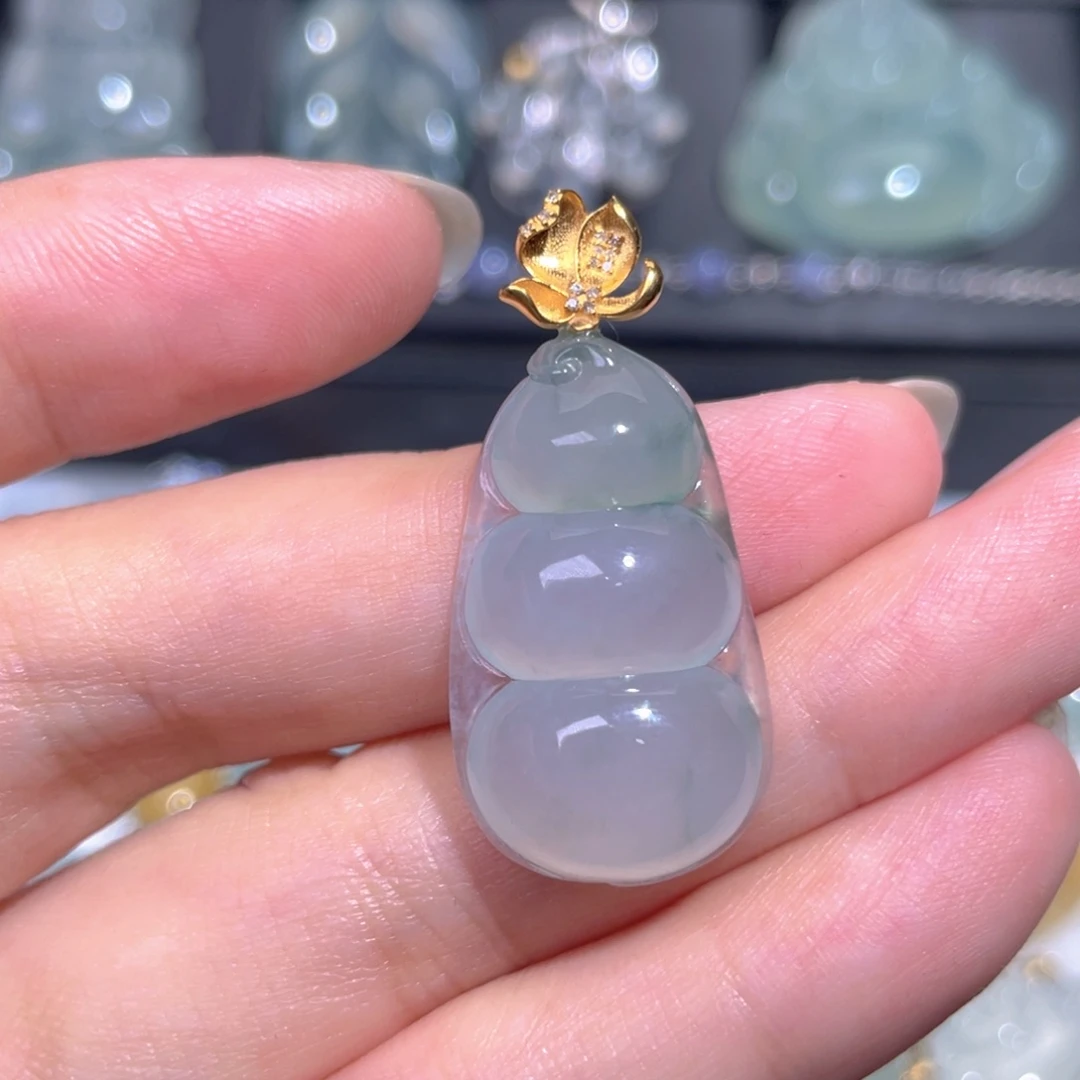 颈饰18K金镶嵌翡翠翡翠