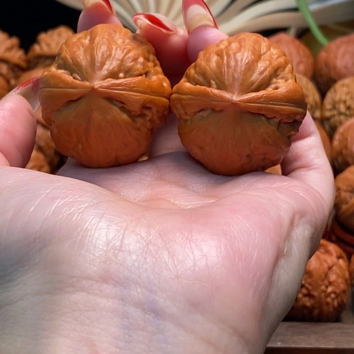 文玩核桃把件老虎王