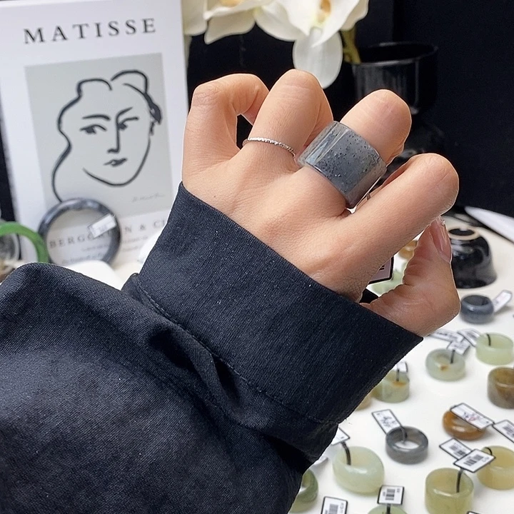 和田玉（糖玉）未镶嵌戒指Z99青花洒进点墨17.45扳指