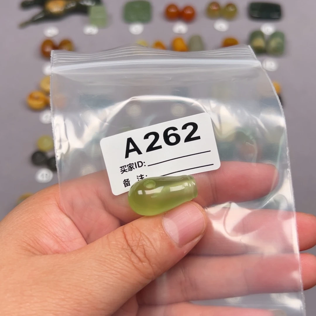未镶嵌蛇纹石玉颈饰泸****子