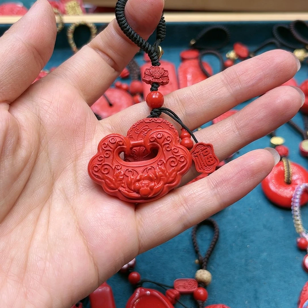 天然辰砂莲花群钥匙扣