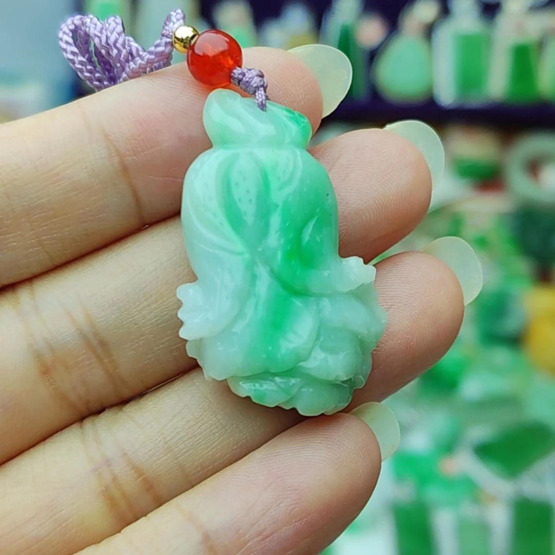 翡翠未镶嵌颈饰11