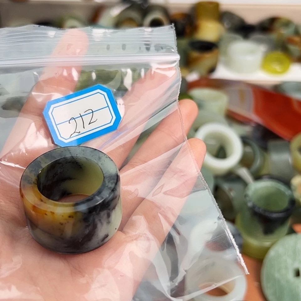 【闪购商品】蛇纹石玉未镶嵌戒指M**s