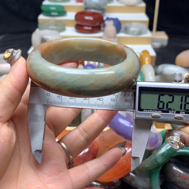 未镶嵌手镯石英质玉