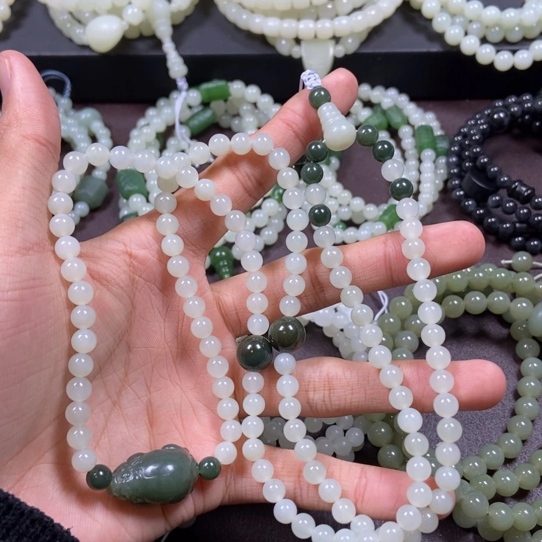 和田玉未镶嵌把件