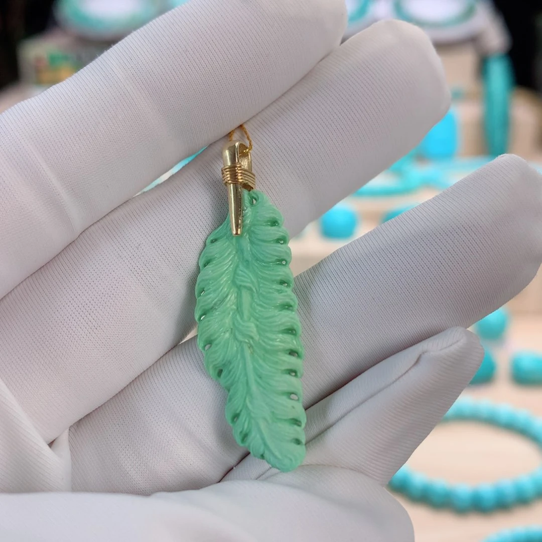 绿松石挂件18K金镶嵌