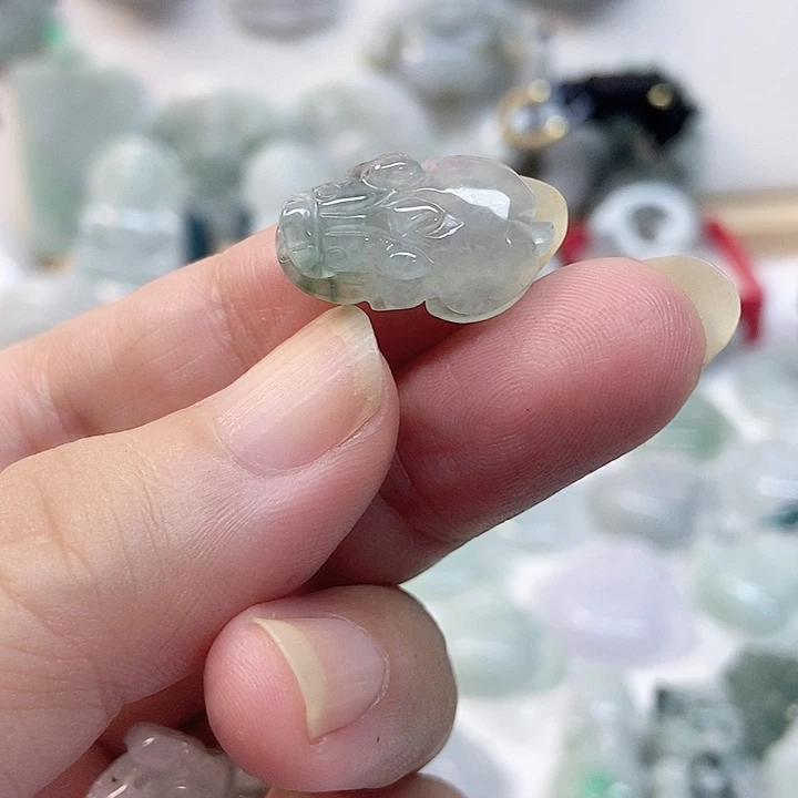 颈饰未镶嵌翡翠貔貅