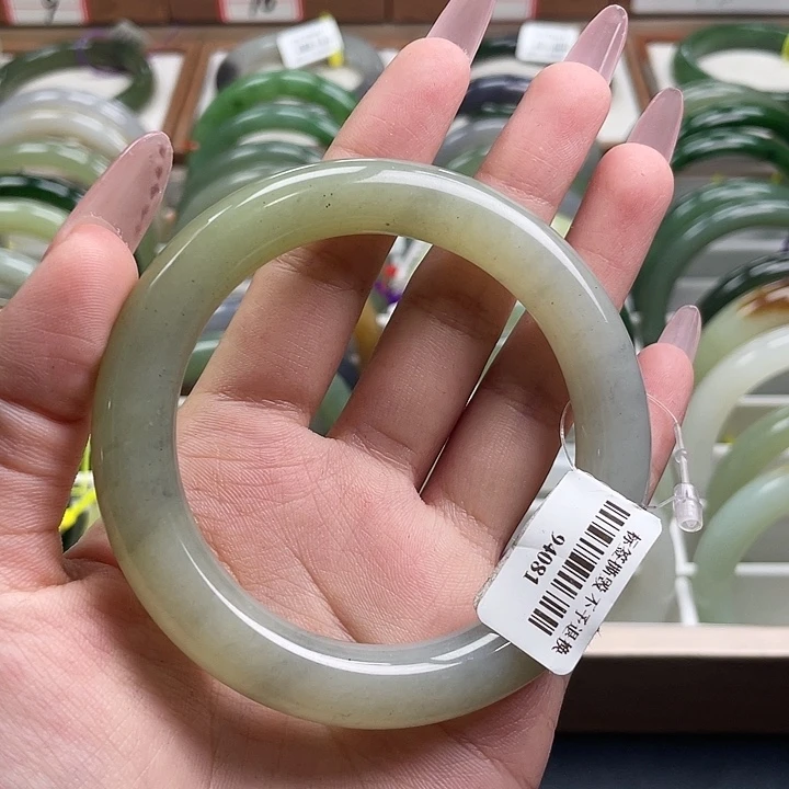 【闪购商品】未镶嵌手镯和田玉