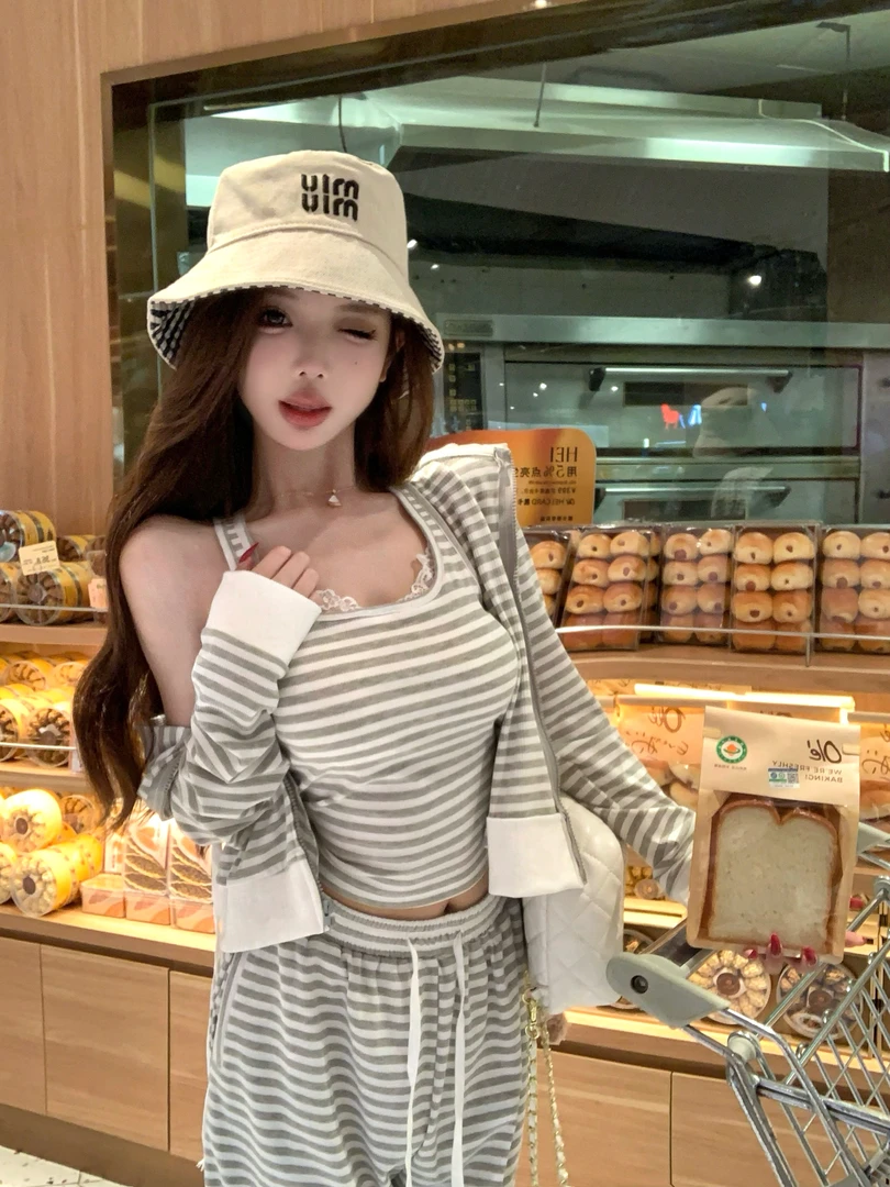 假日松弛舒适区春夏懒人主场凉感条纹修身运动套装