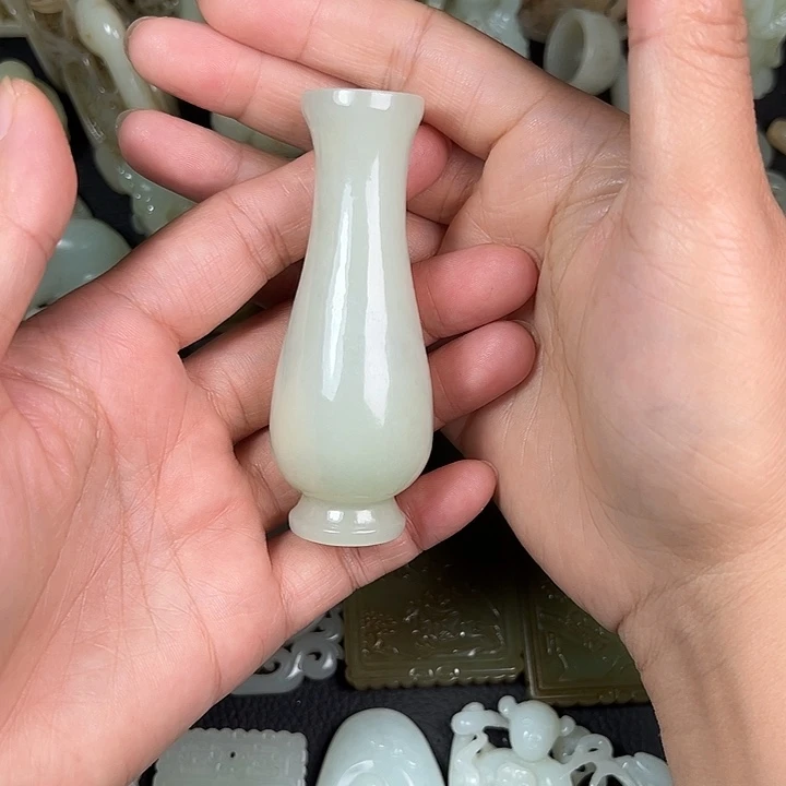 于***哲未镶嵌和田玉把件