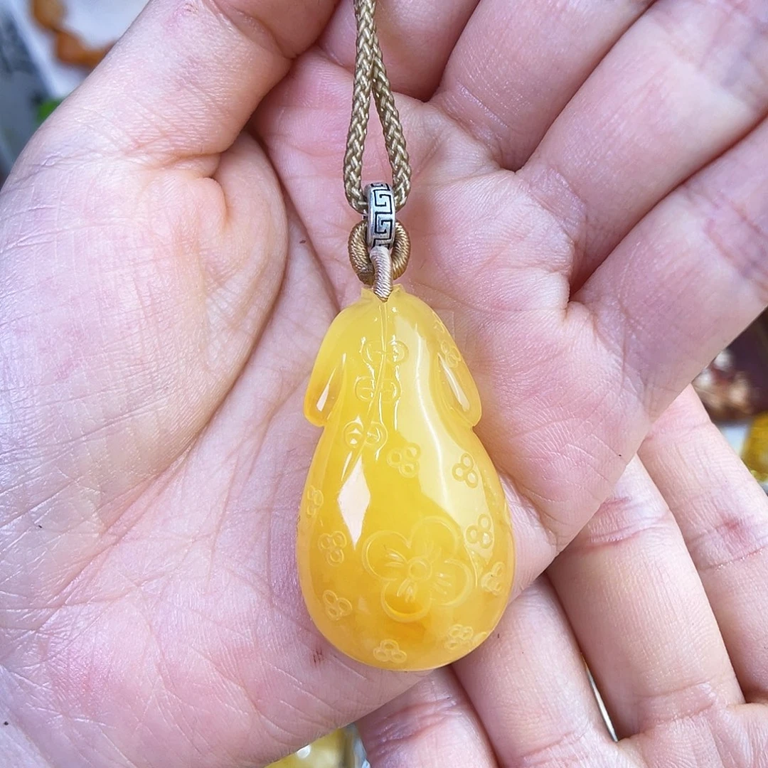 未镶嵌琥珀珠宝奇石