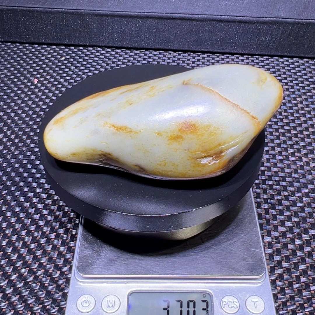 吊坠(不含链)未镶嵌和田玉（子料）370