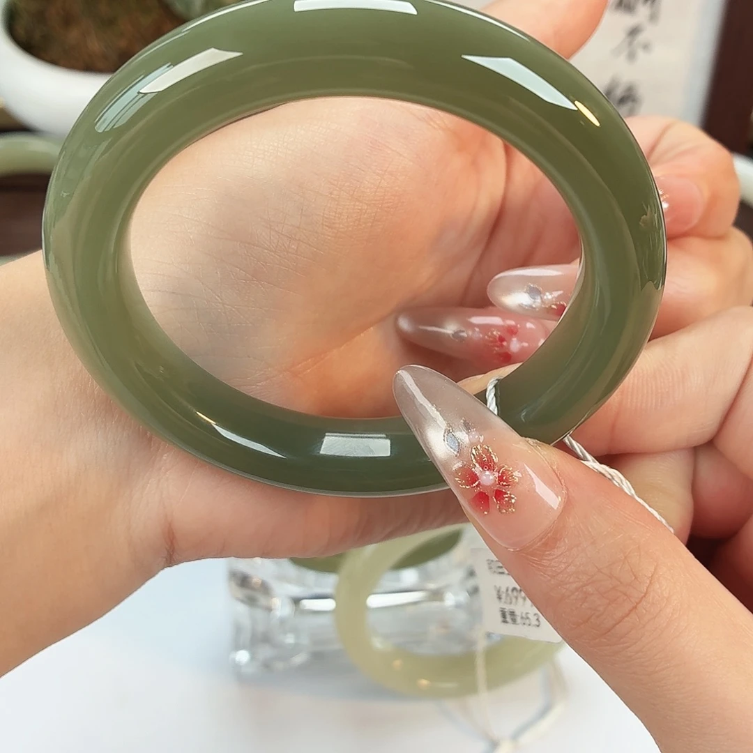 和田玉未镶嵌手镯