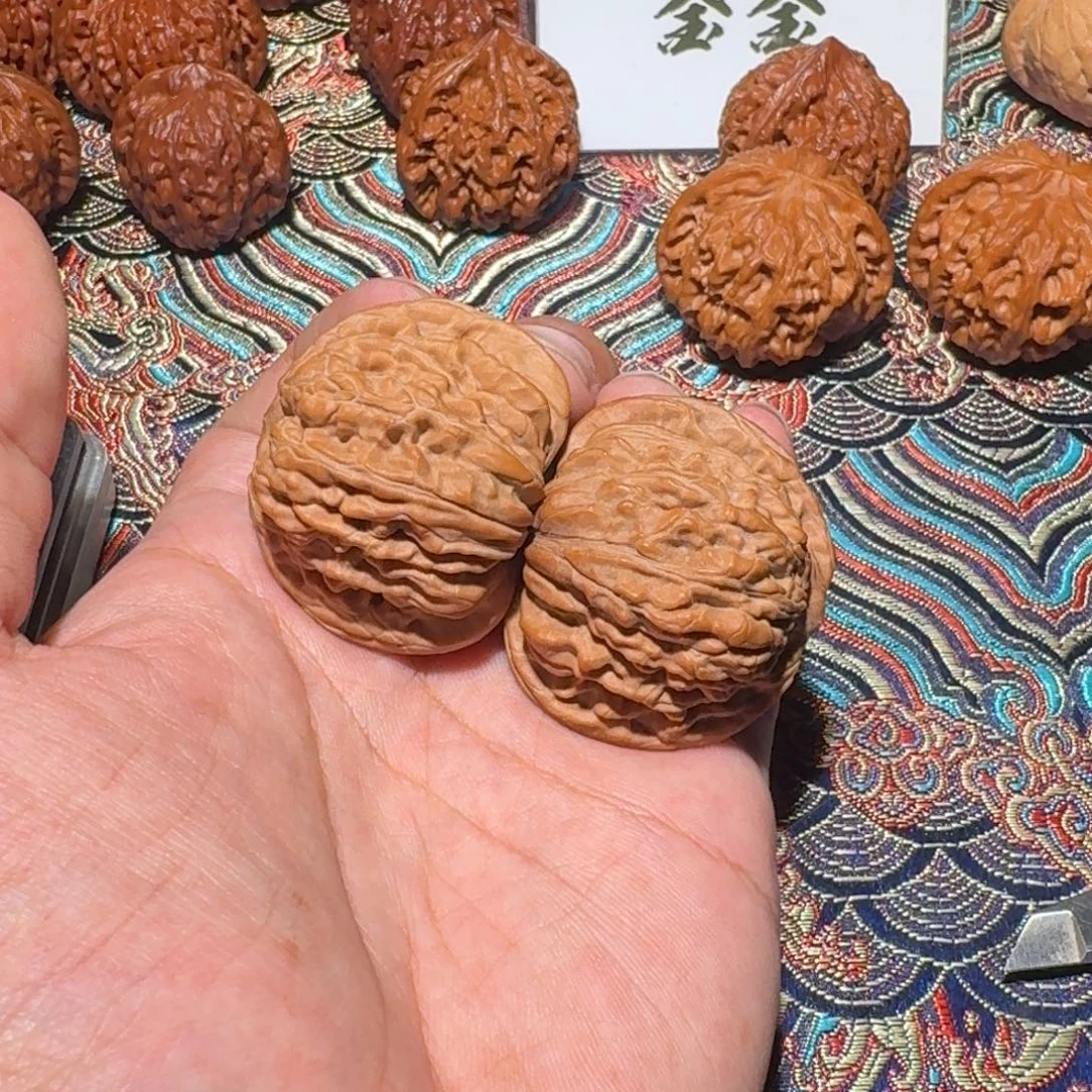 把件核桃1355汉高楼，尺寸40